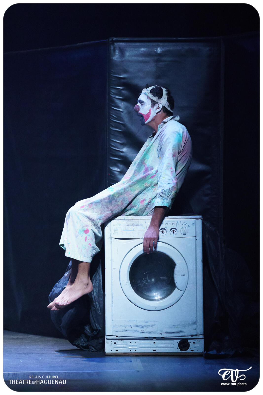 TROP PRÈS DU MUR (TYPHUS BRONX)